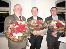 Zu sehen sind die drei Preisträger für das Jahr 2007. Links Herr Hartmut Reinsberg in der Mitte Frau Andrea Täschner und rechts Herr Wolfgang Martin.