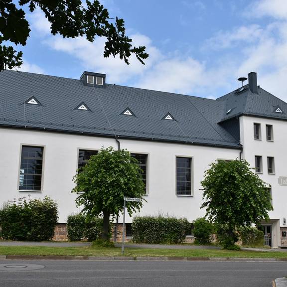 Oberfrohna Jahnhaus außen neue Fassade1