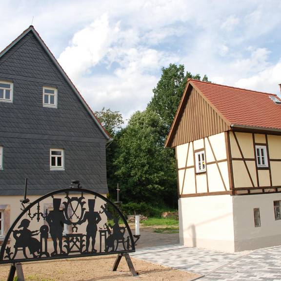 Wolkenburg Bergamtshaus Seitenansicht